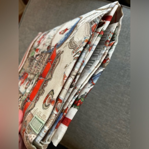 Tessitura Toscana Telerie Firenze 67”x 67” Italian Linen Christmas Tablecloth - Picture 12 of 16